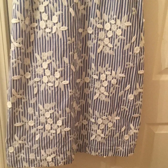 - - Anna Victoria Floral Dress - Picture 6 of 13